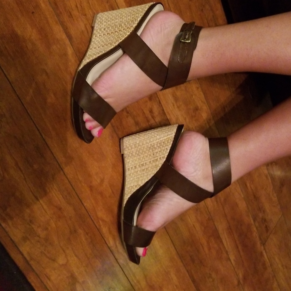 Nickles brown and tan strappy wedges